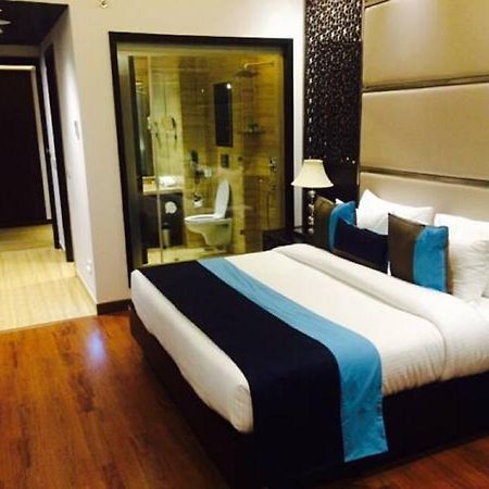 Hotel Delite Grand Faridabad Exterior photo