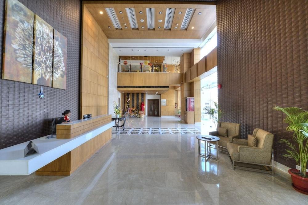 Hotel Delite Grand Faridabad Exterior photo
