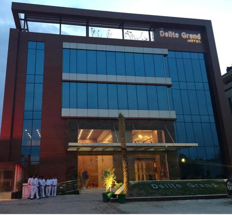 Hotel Delite Grand Faridabad Exterior photo