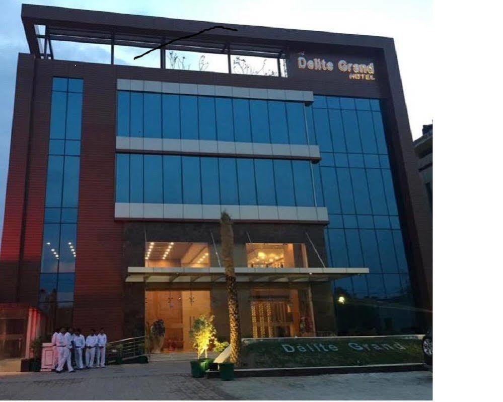 Hotel Delite Grand Faridabad Exterior photo
