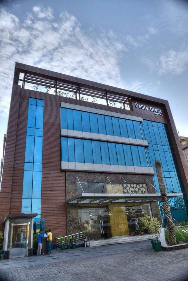 Hotel Delite Grand Faridabad Exterior photo
